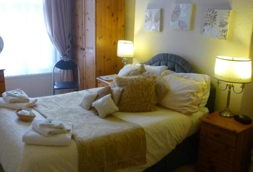 ペンション Holly Lodge