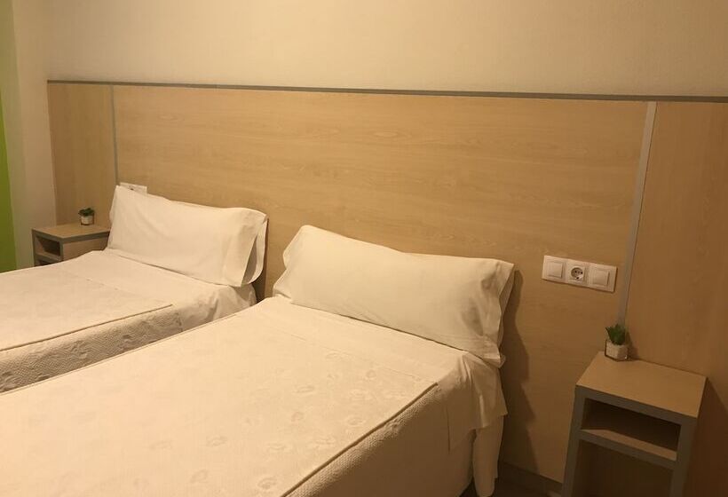 پانسیون Hostal Manuela