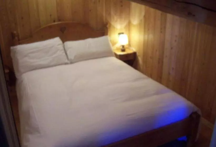 Majatalo L  Aroula Rooms & Restaurant