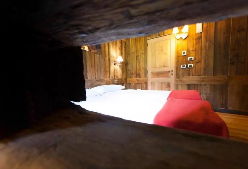 Majatalo L  Aroula Rooms & Restaurant