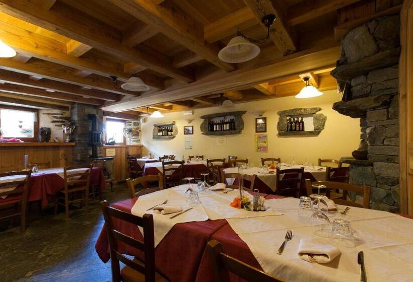 پانسیون L Aroula Rooms & Restaurant