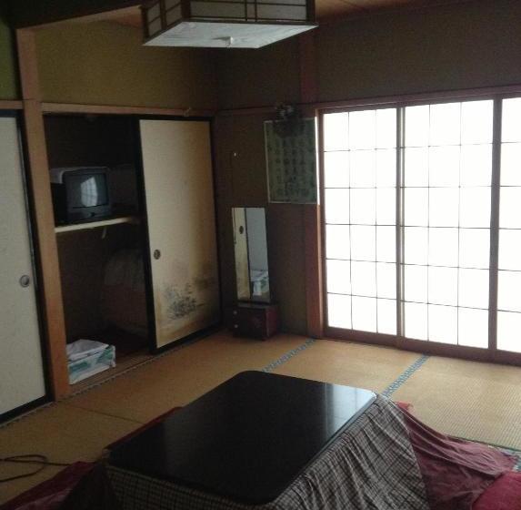 بنسيون Miyasakaya