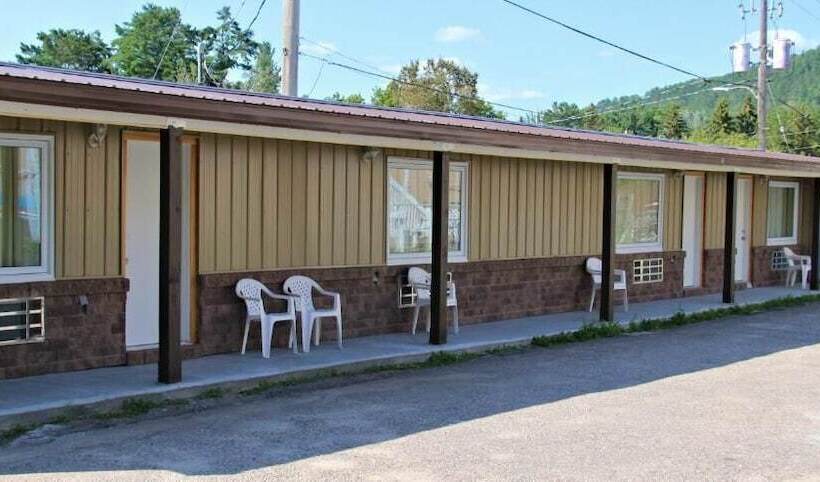 旅馆 Le Voyageur Inn