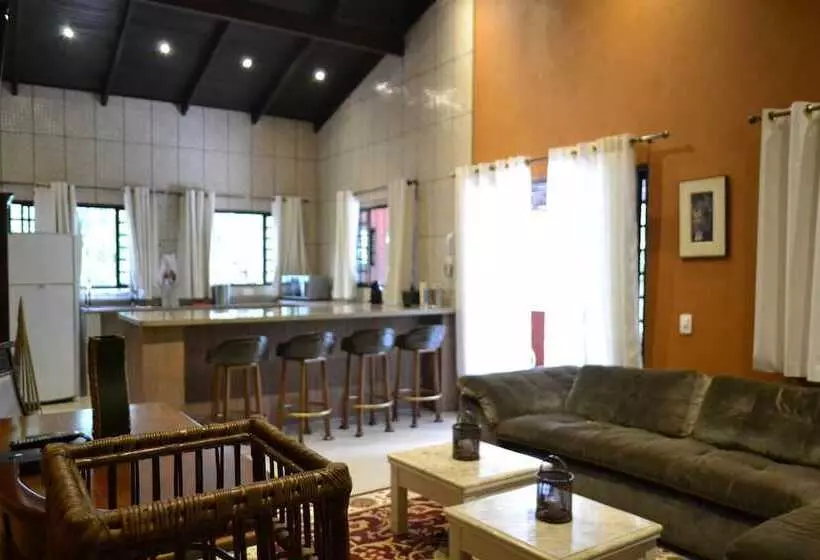 ユースホステル Pousada Villa Das Pedras