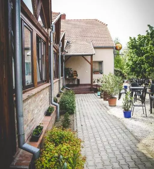 Majatalo Borostyánkert étterem & Vendégház