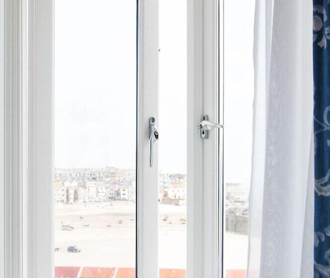 ペンション Trevose Harbour House