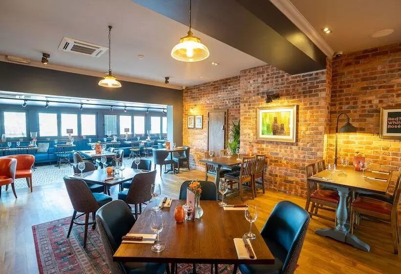 Retkeilymaja Harper S Steakhouse With Rooms, Southampton Swanwick Marina