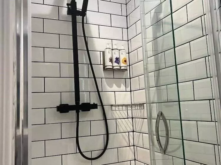 Retkeilymaja Harper S Steakhouse With Rooms, Southampton Swanwick Marina