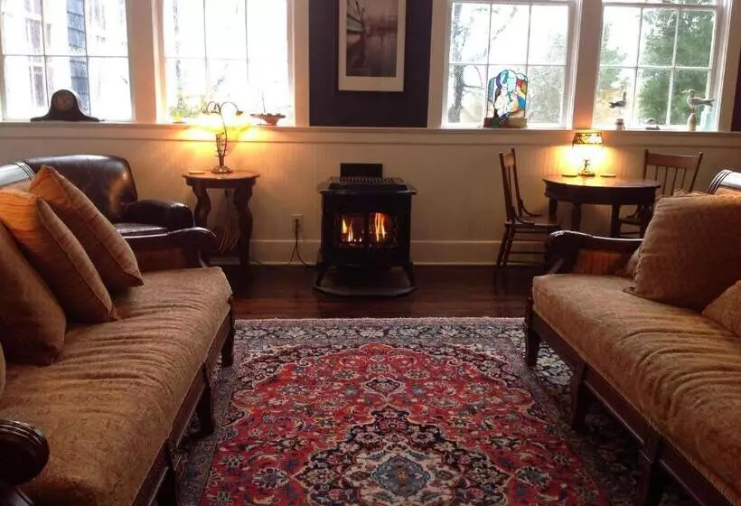 Retkeilymaja Inn At Harbour Village