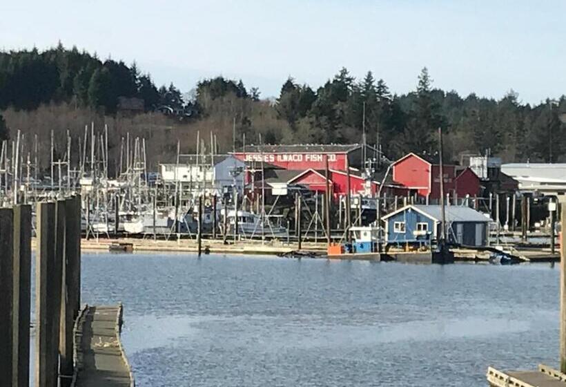 ユースホステル Inn At Harbour Village