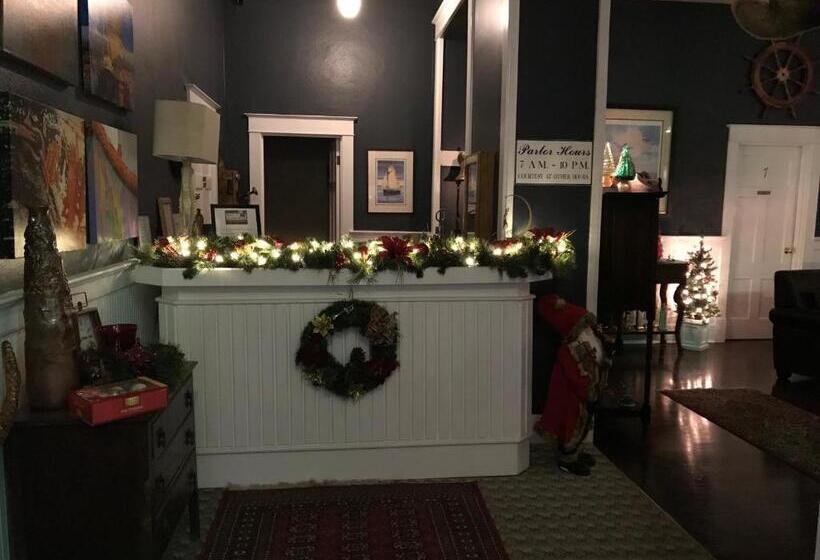 ユースホステル Inn At Harbour Village