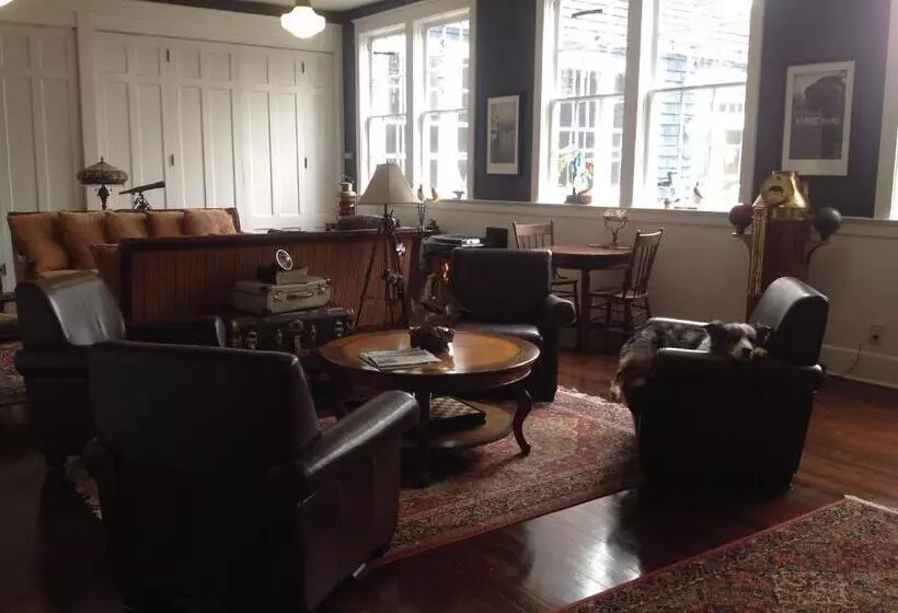 Retkeilymaja Inn At Harbour Village