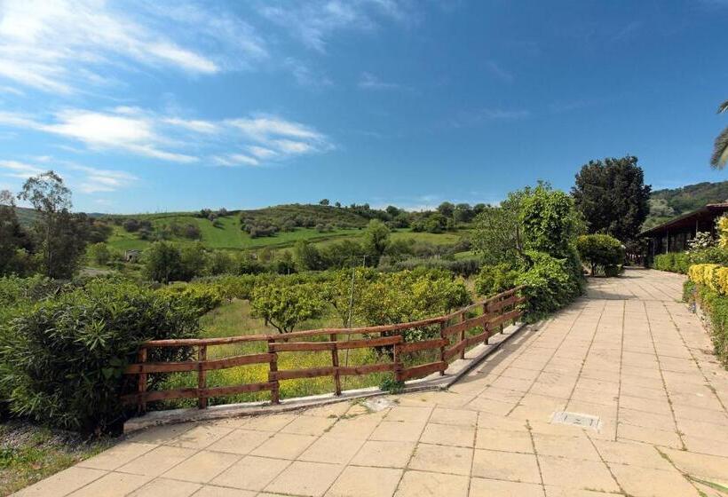 בית מלון כפרי Il Borgo Sul Lago