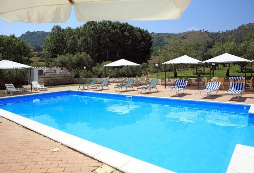 בית מלון כפרי Il Borgo Sul Lago