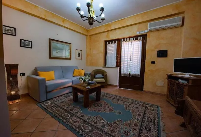 ホテル Il Borgo Sul Lago