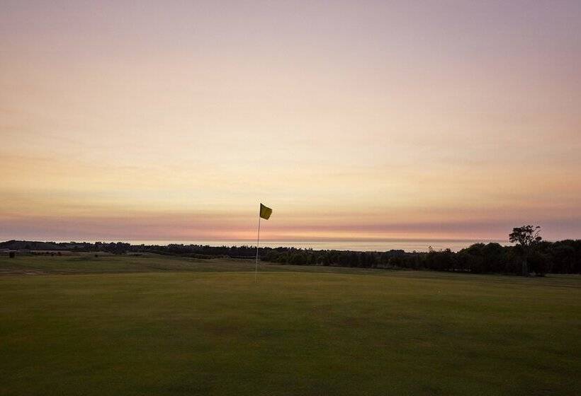 호텔 Koura Bay Golf Resort