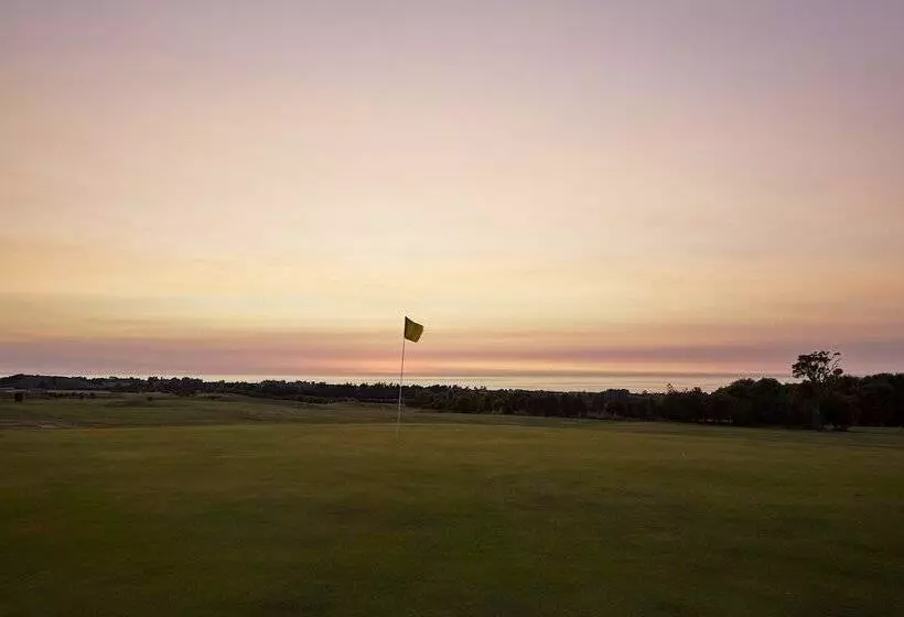 هتل Koura Bay Golf Resort