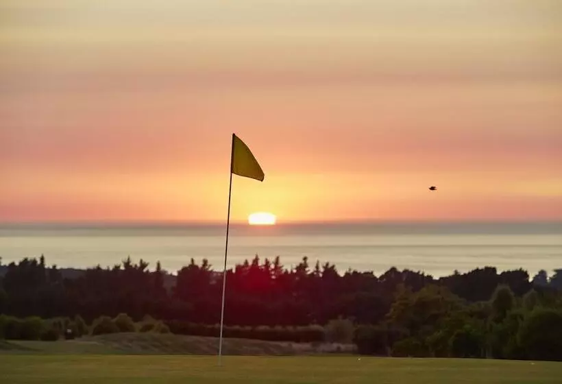 هتل Koura Bay Golf Resort