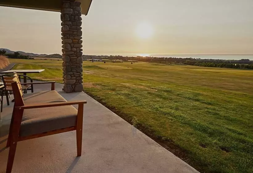 هتل Koura Bay Golf Resort
