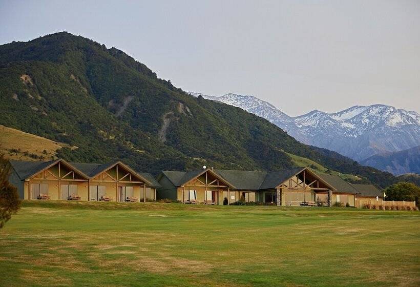 호텔 Koura Bay Golf Resort