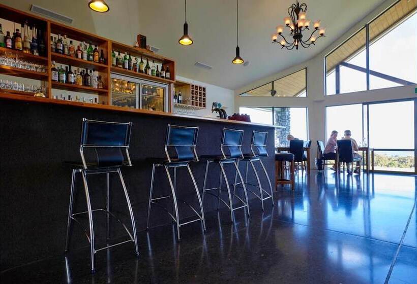 호텔 Koura Bay Golf Resort