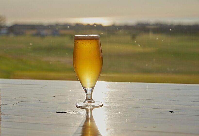 호텔 Koura Bay Golf Resort