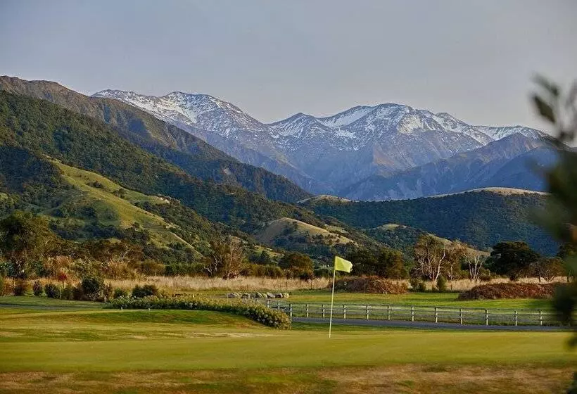 هتل Koura Bay Golf Resort