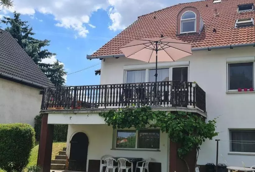 ペンション Arató Vendégház