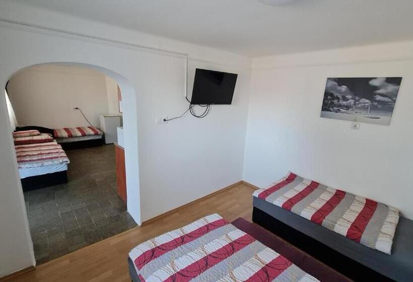 Пансион Arató Vendégház