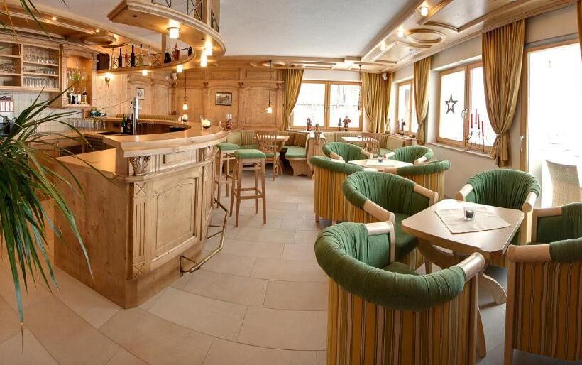 פנסיון Landhaus Lechthaler