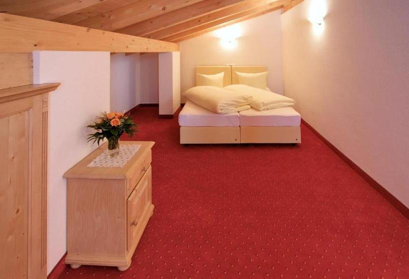 פנסיון Landhaus Lechthaler