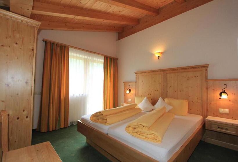 פנסיון Landhaus Lechthaler