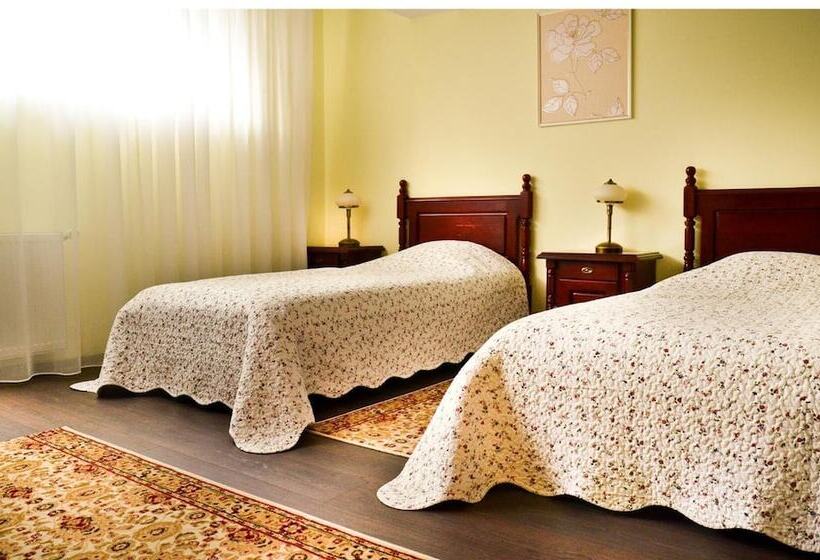 پانسیون Vila Roma