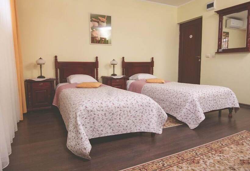 پانسیون Vila Roma