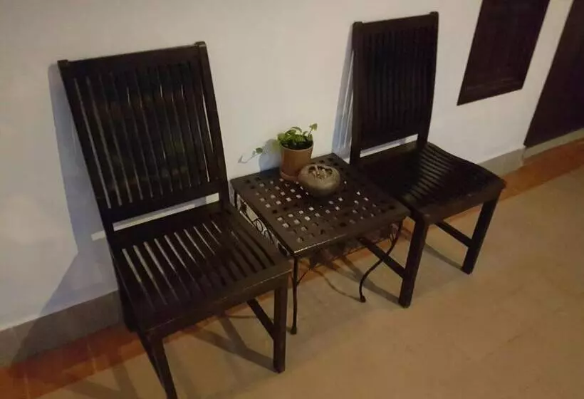 Majatalo Villa Thakhek