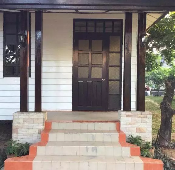 Majatalo Villa Thakhek