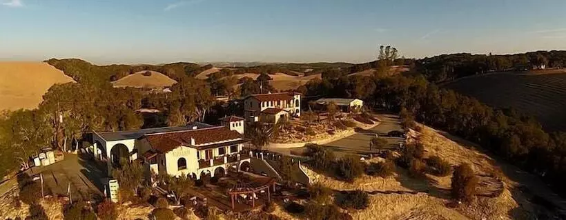 ユースホステル Croad Vineyards   The Inn