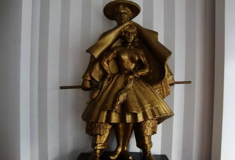 پانسیون Aliança Alojamento Local