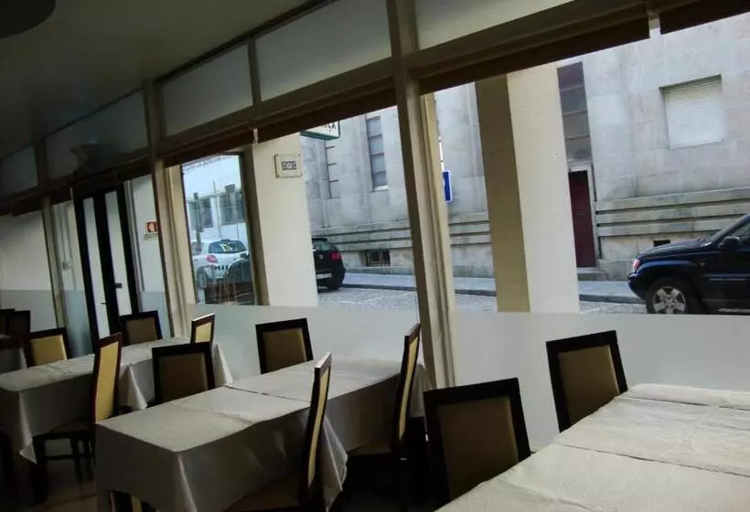 پانسیون Aliança Alojamento Local