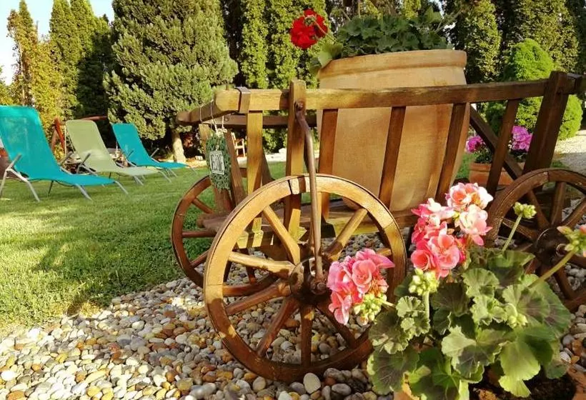 Majatalo Elisoria Apartments