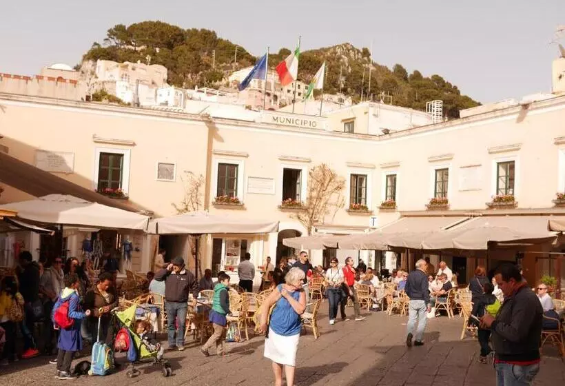 پانسیون Guest House La Piazzetta
