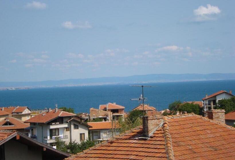 بنسيون The Sunny Home Guesthouse