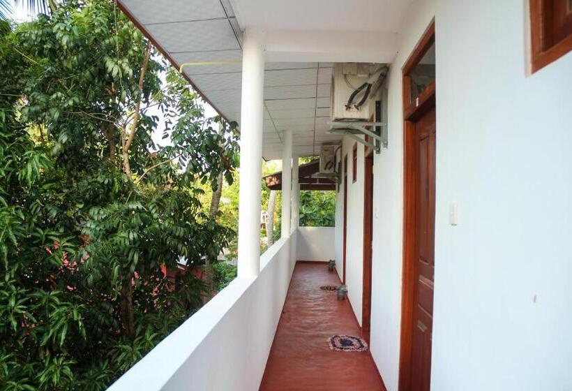 펜션 Tithira Guest House