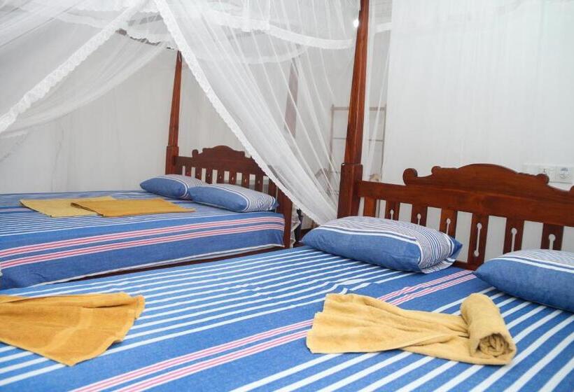 펜션 Tithira Guest House