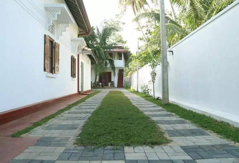 ペンション Tithira Guest House