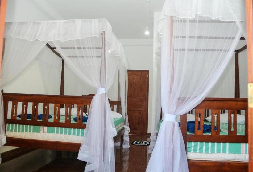 펜션 Tithira Guest House