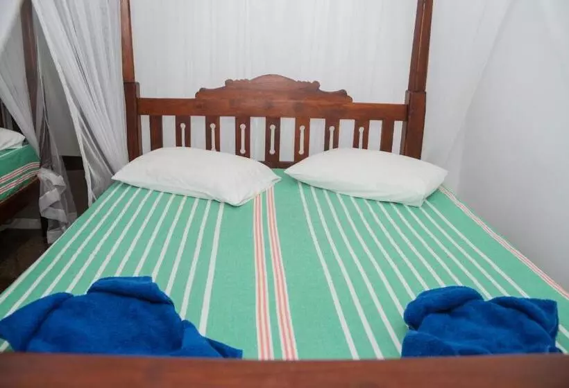 ペンション Tithira Guest House