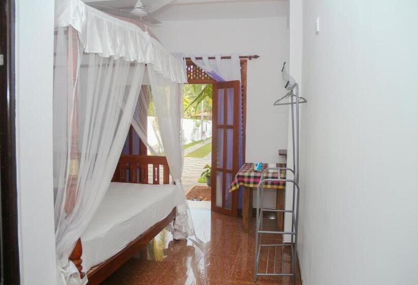 펜션 Tithira Guest House