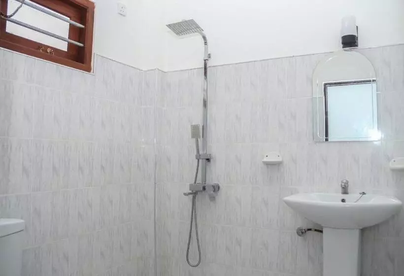 ペンション Tithira Guest House