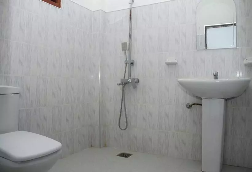 ペンション Tithira Guest House